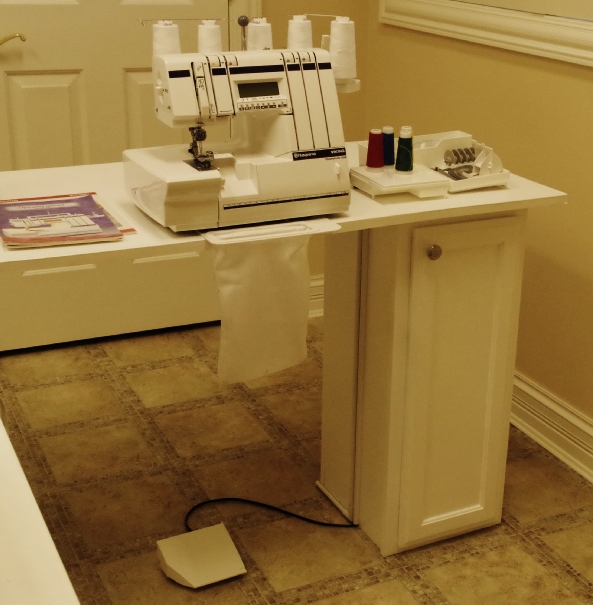 Viking Husqvarna Huskylock 936 Serger, and Supplies