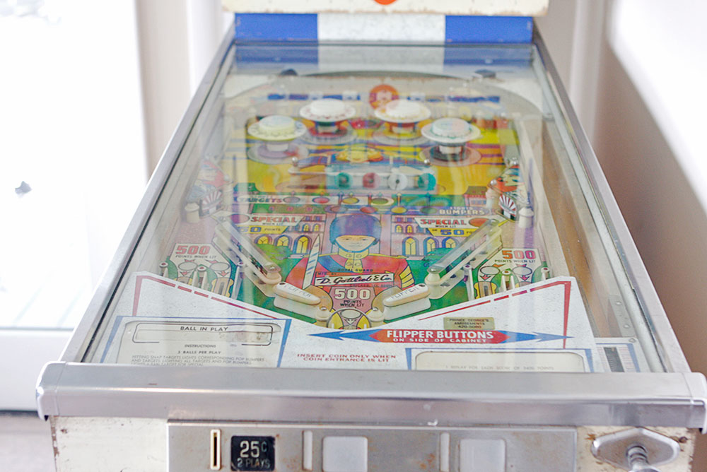 Gottlieb's Royal Guard Pinball Machine