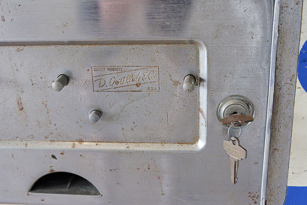 Gottlieb's Royal Guard Pinball Machine