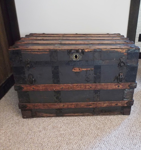 Antique Steamer Trunk 