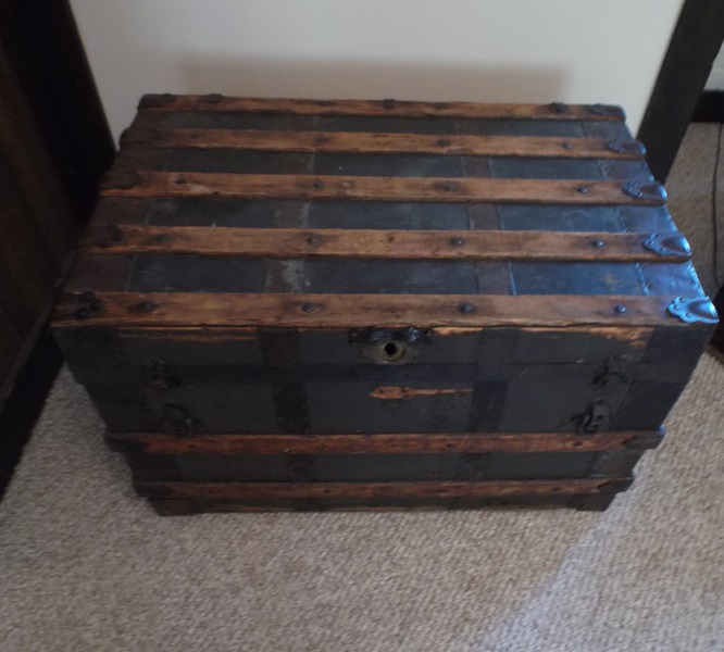 Antique Steamer Trunk 