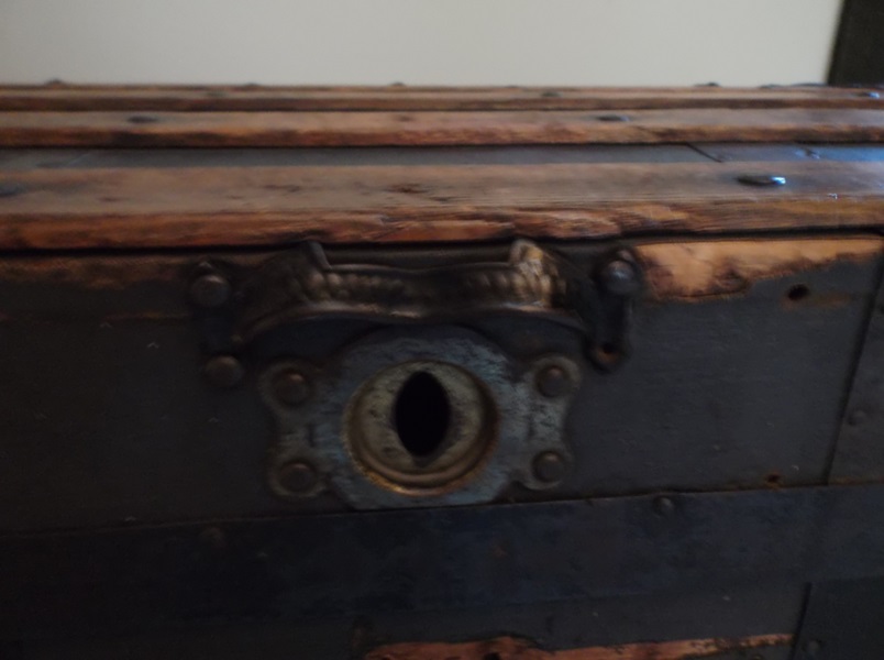Antique Steamer Trunk 