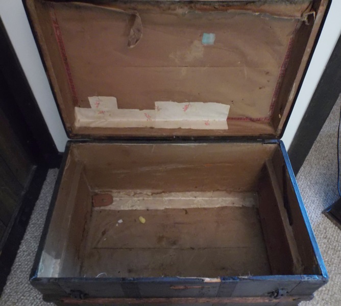 Antique Steamer Trunk 