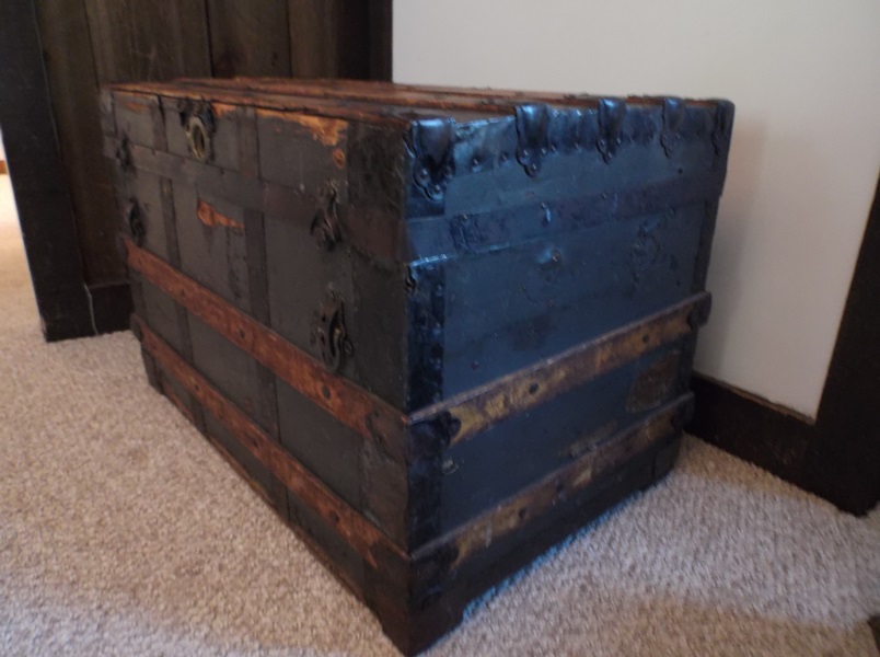 Antique Steamer Trunk 