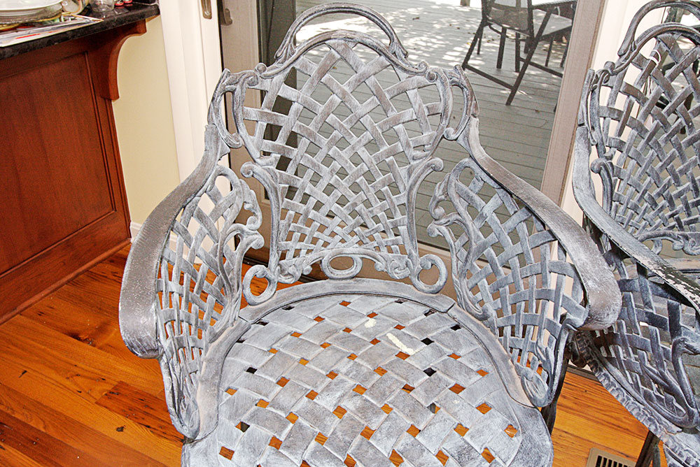 Tall Cast Aluminum Patio Table and Chairs