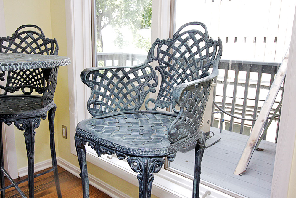 Tall Cast Aluminum Patio Table and Chairs