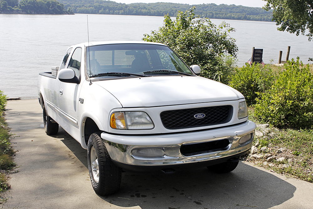 1997 Ford F150 XLT Truck with 24,000 Miles, Extended Cab, 8 Cyl
