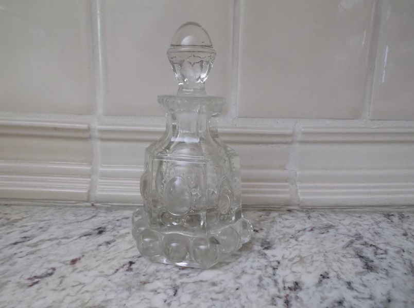 Assortment of Glass Kitchenalia Items 