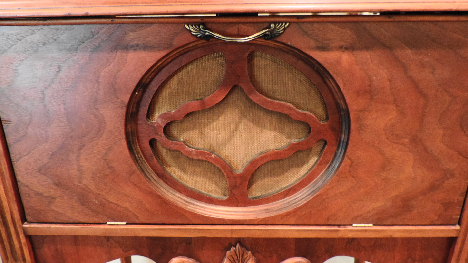 Vintage Majestic Radio Cabinet