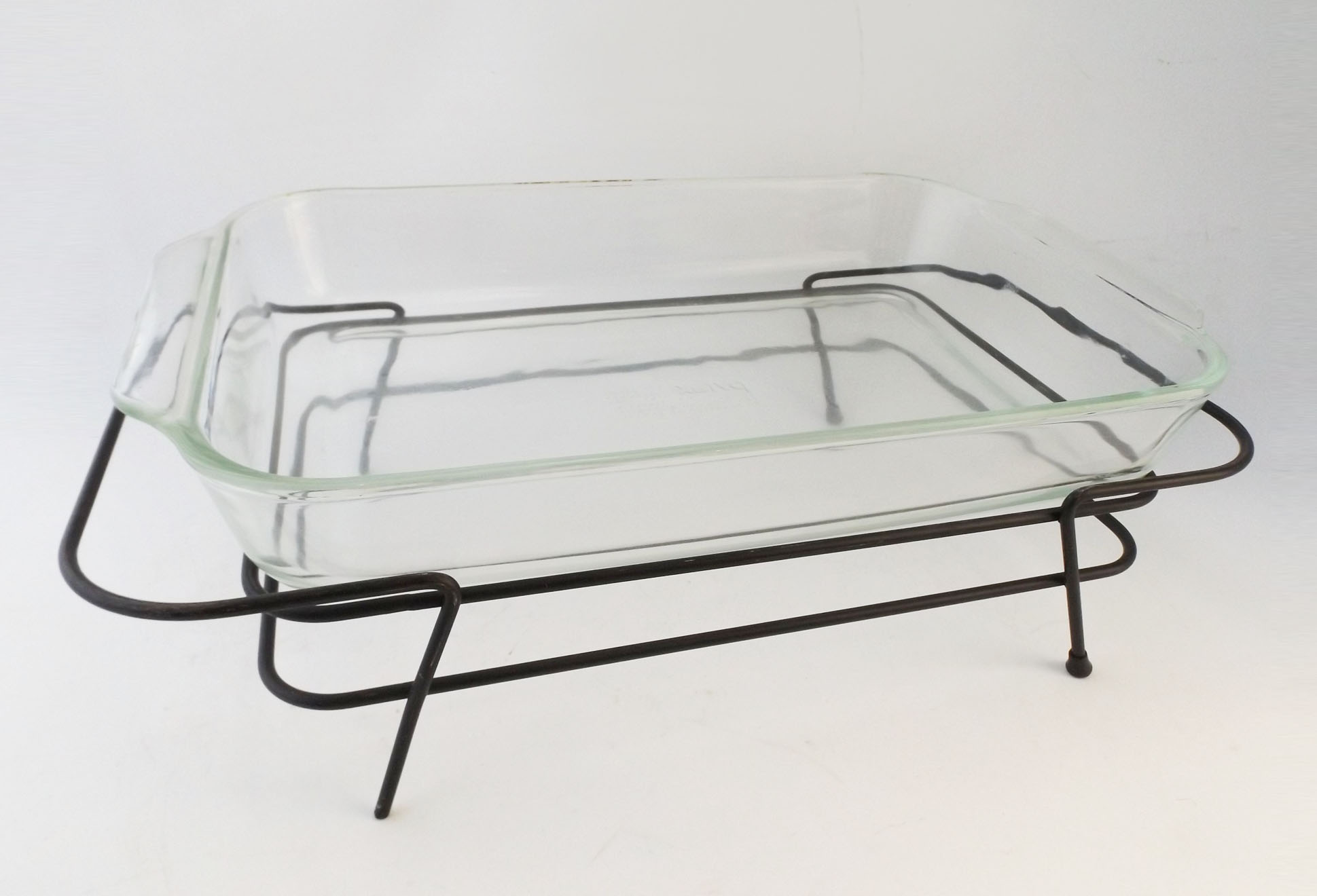 Mid Century Wire Casserole Holder with Pyrex Dish