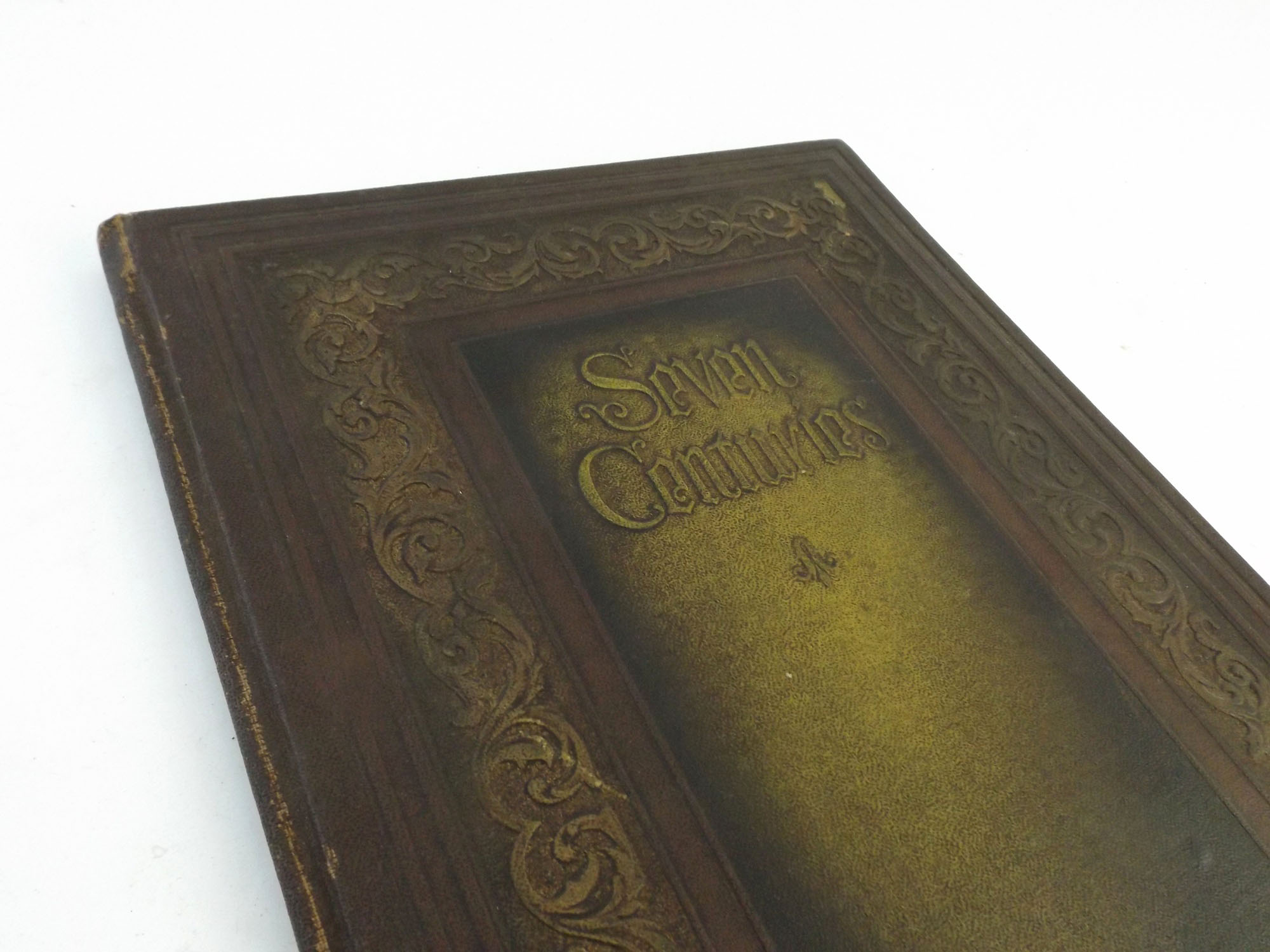 'Seven Centuries'--a 1923 Style Book