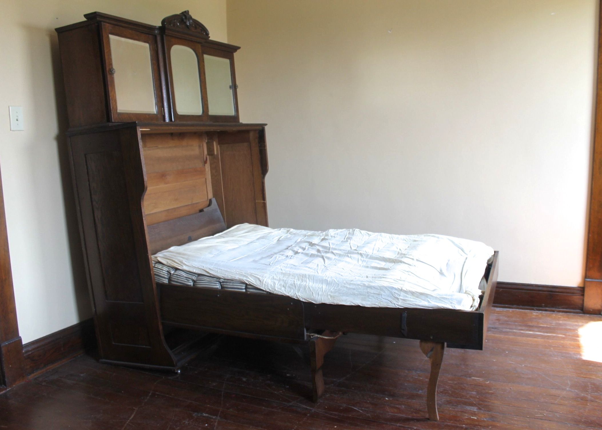 Antique Quarter Sawn Oak Murphy Bed