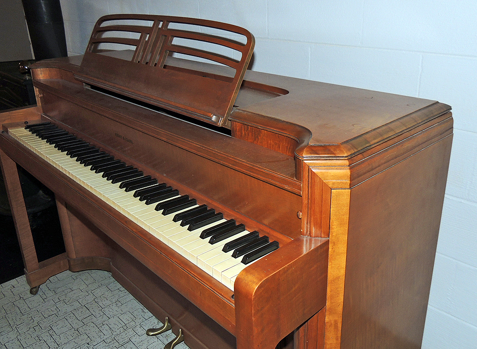 Story & Clark 1940s Upright Piano