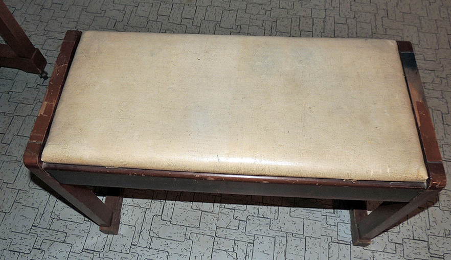 Story & Clark 1940s Upright Piano