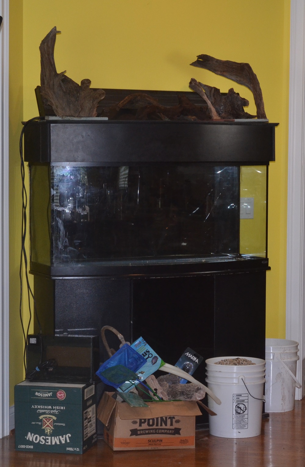 72-Gallon Oceanic Aquarium, Stand and Supplies