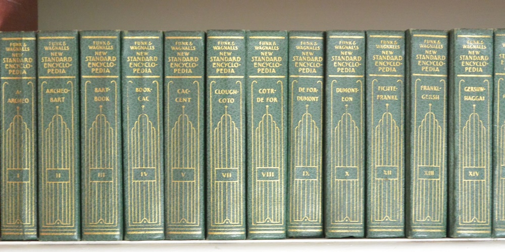 Set Funk and Wagnall's New Standard Encyclopedia and Shakespeare