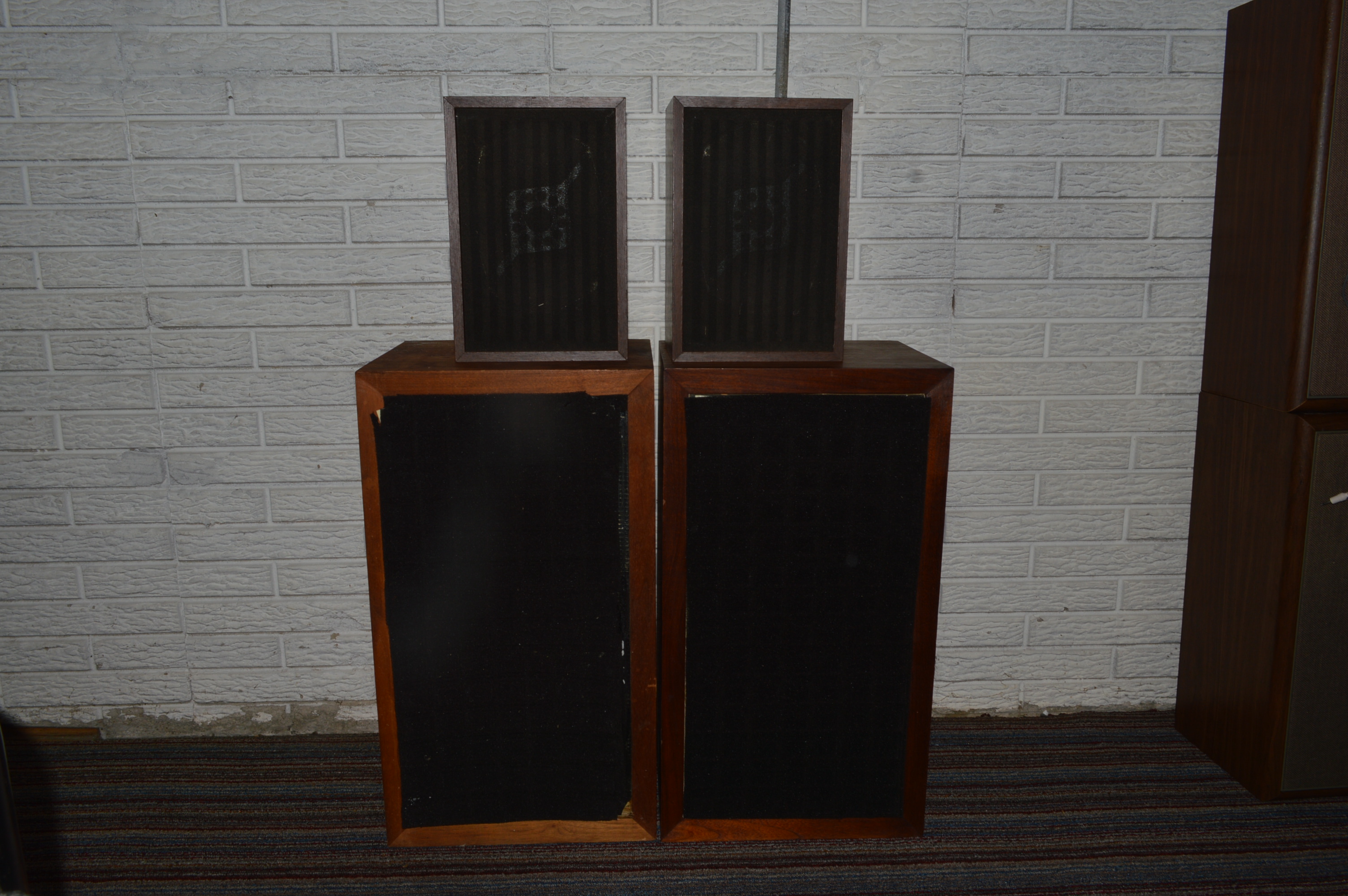 Vintage Acoustic Research AR-3 Speakers