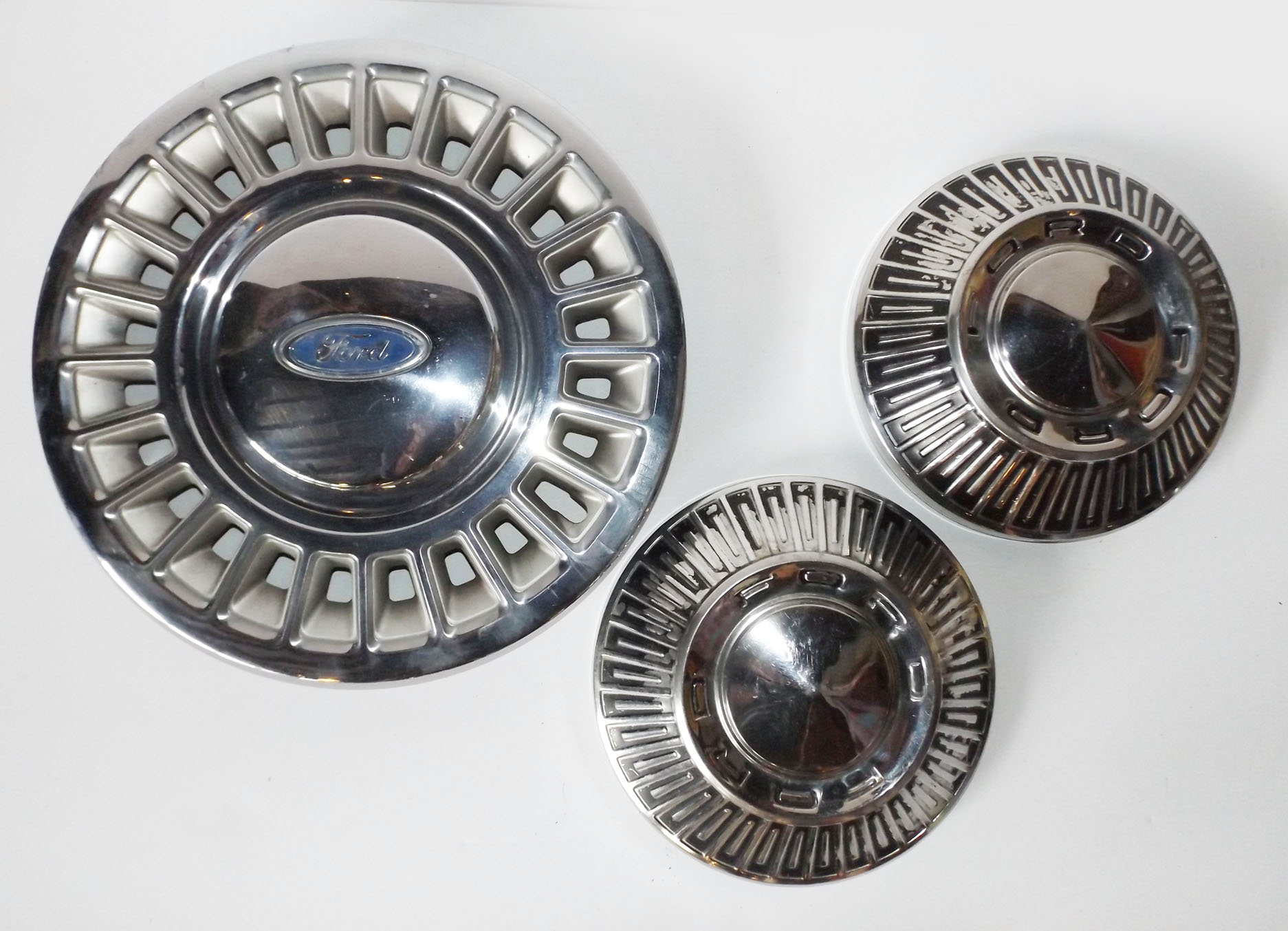 Retro Ford Hubcaps