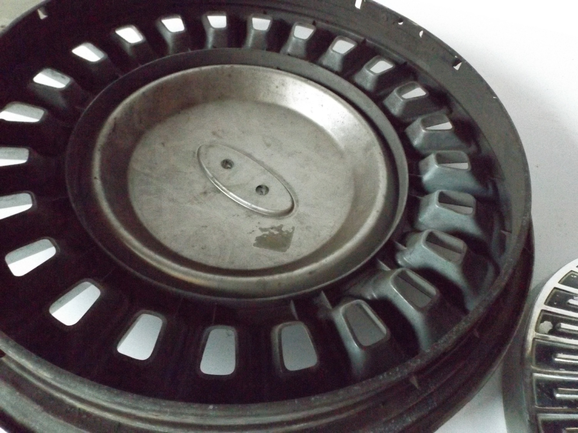 Retro Ford Hubcaps