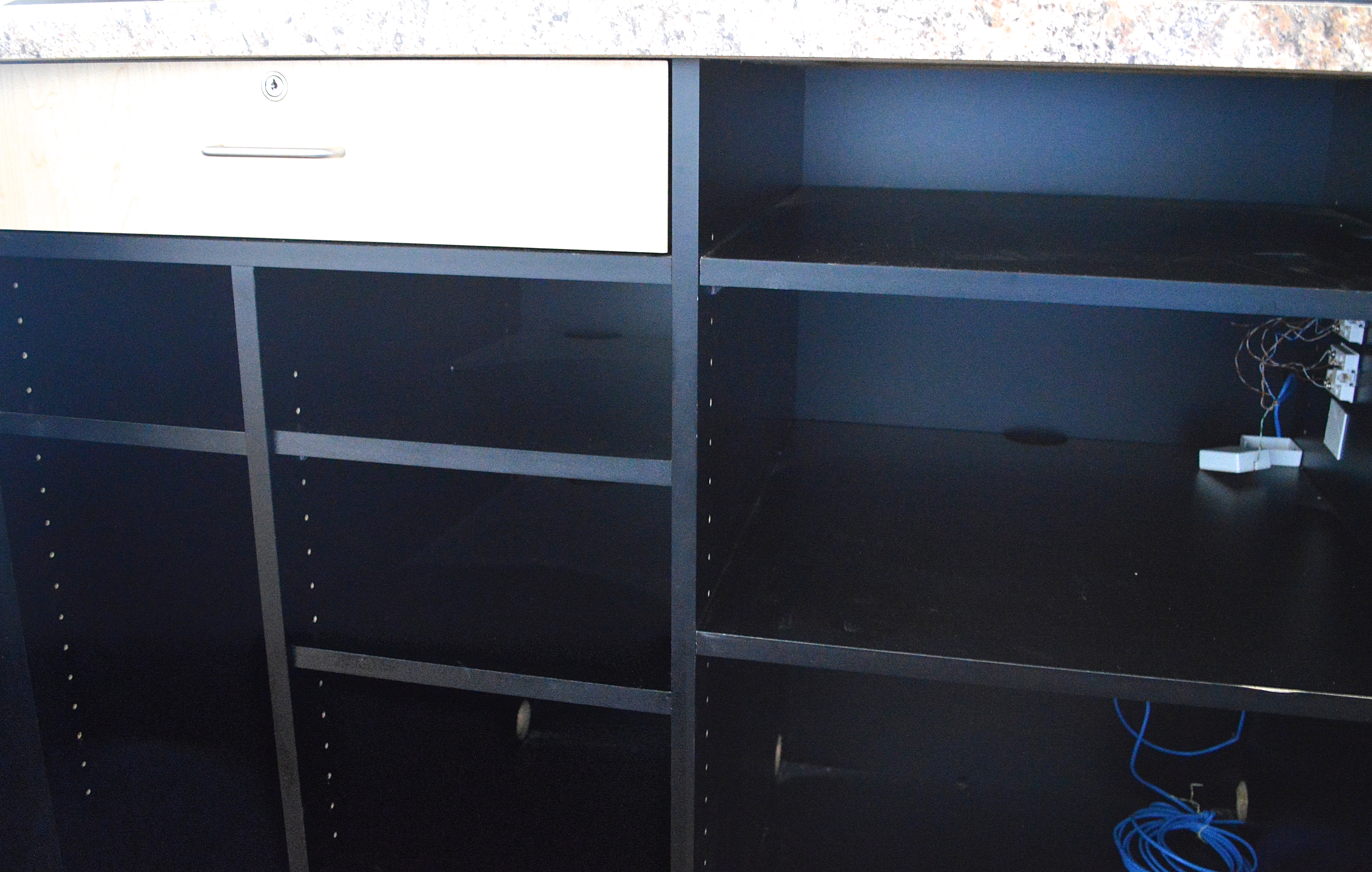 Retail Oversized Reception Desk with Formica Countertop