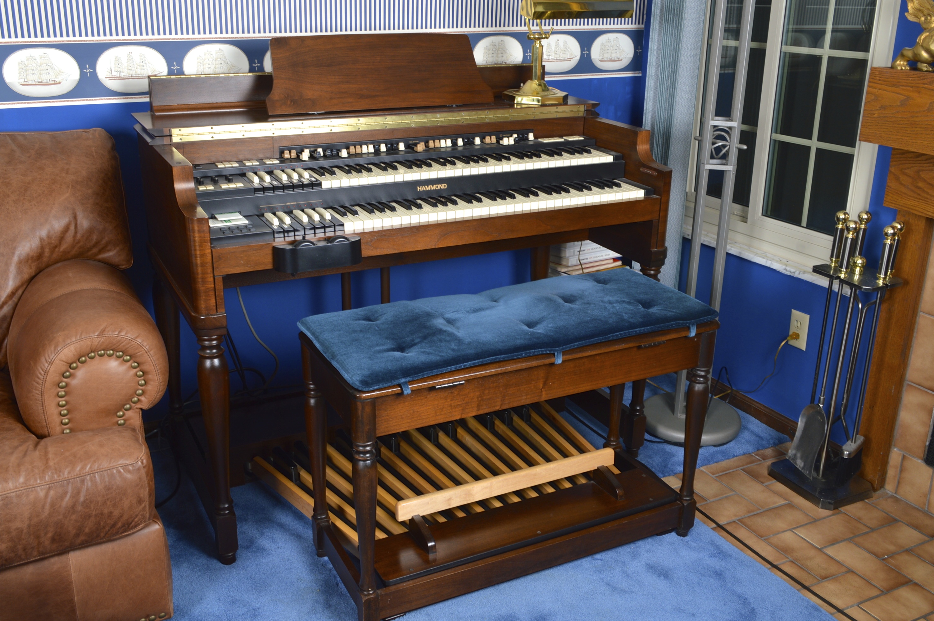 Hammond Organ and Leslie Speaker
