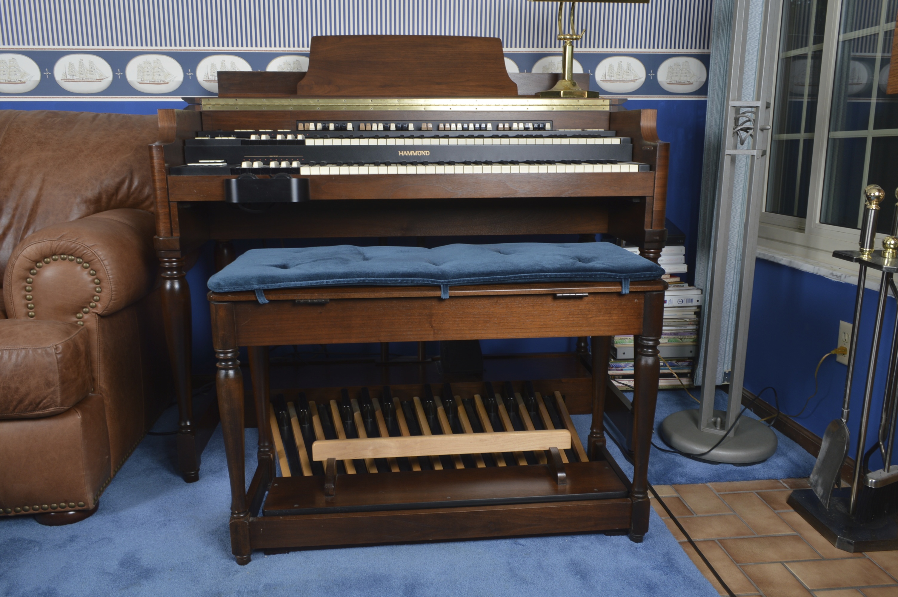 Hammond Organ and Leslie Speaker
