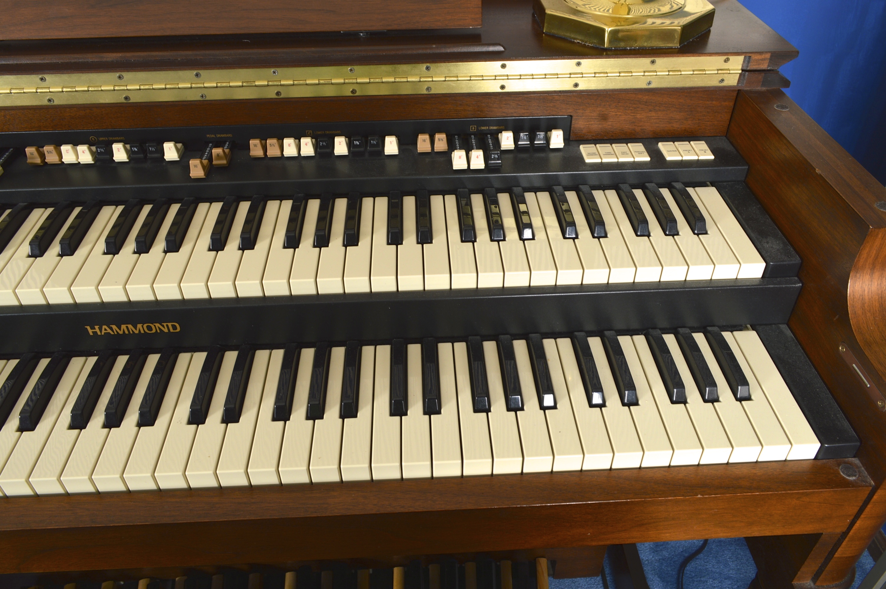 Hammond Organ and Leslie Speaker