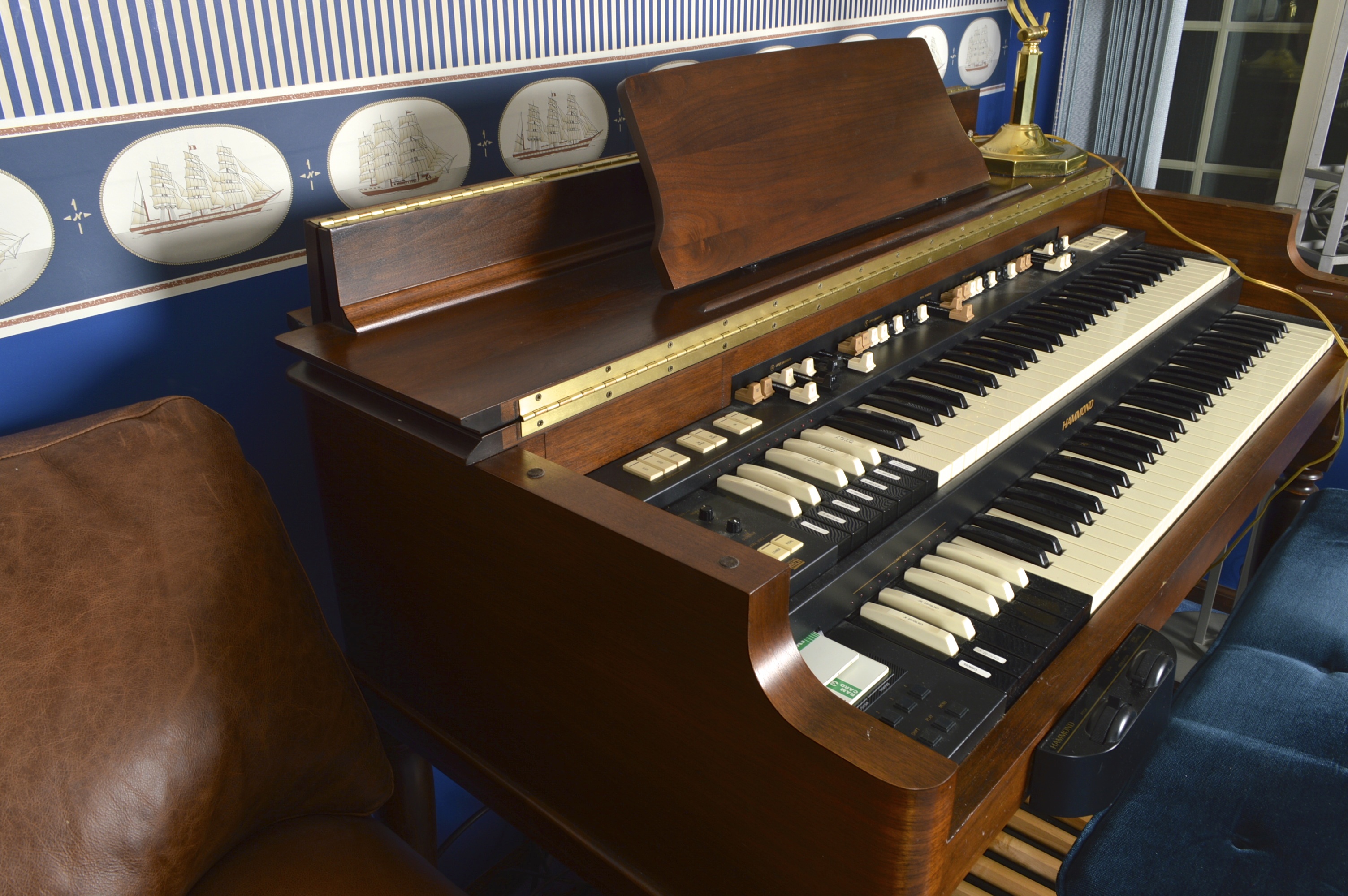 Hammond Organ and Leslie Speaker