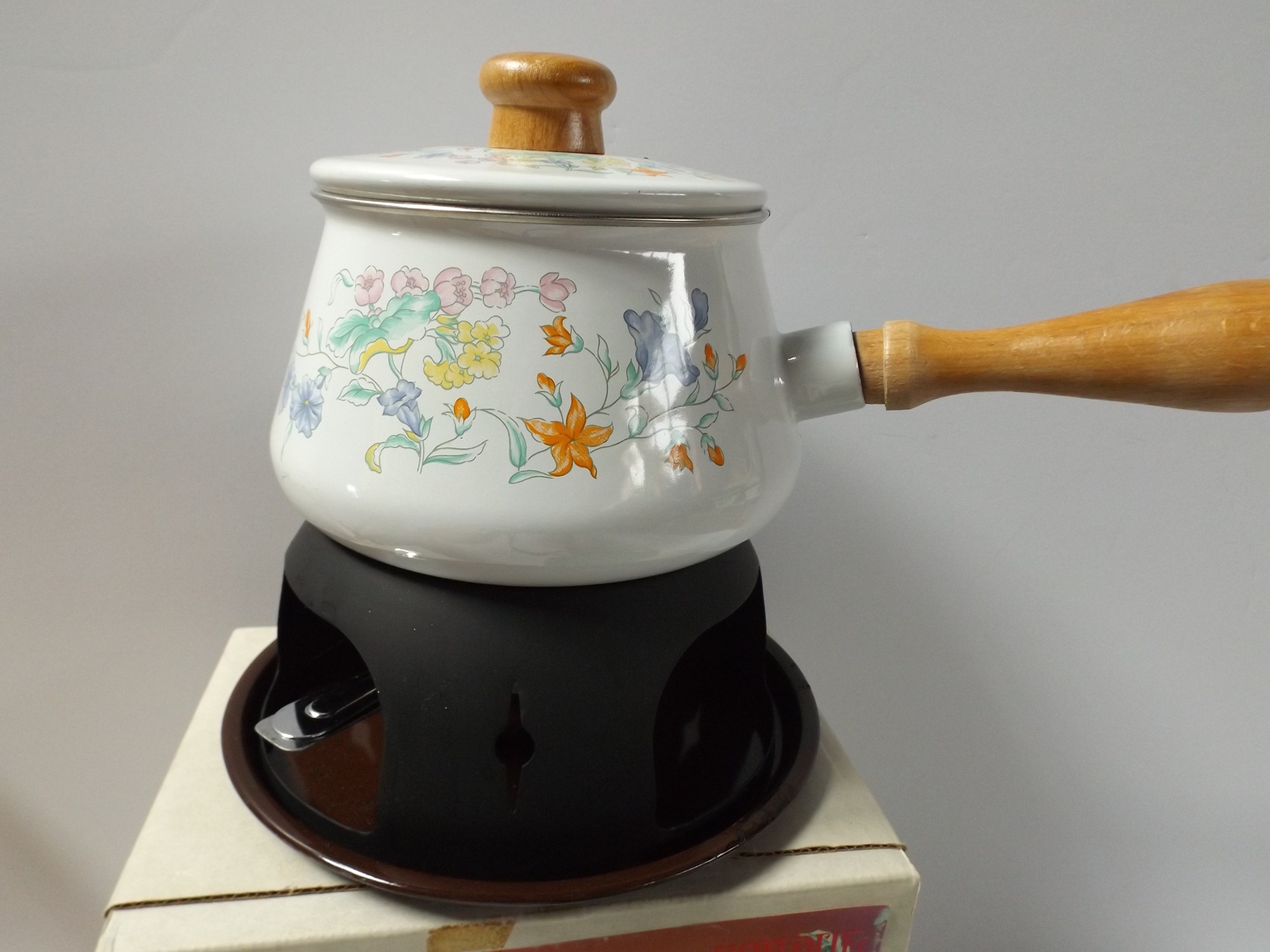 Mid Century Kitchenware