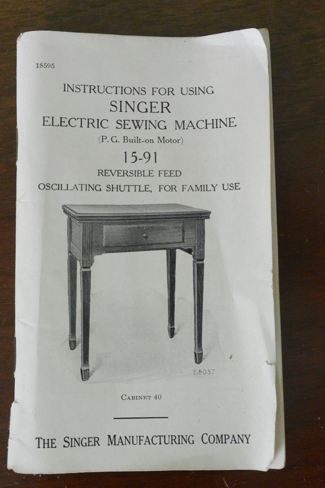 Vintage Singer Electric Sewing Machine Model 15-91