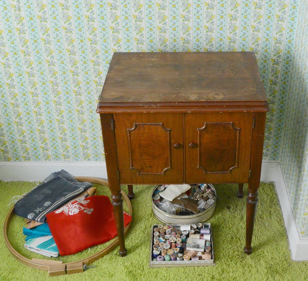 Vintage Singer Electric Sewing Machine Model 15-91