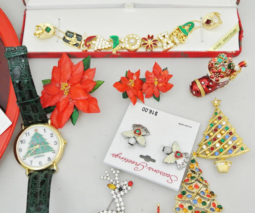 Attractive Holiday Jewelry For Gifts Or To Keep