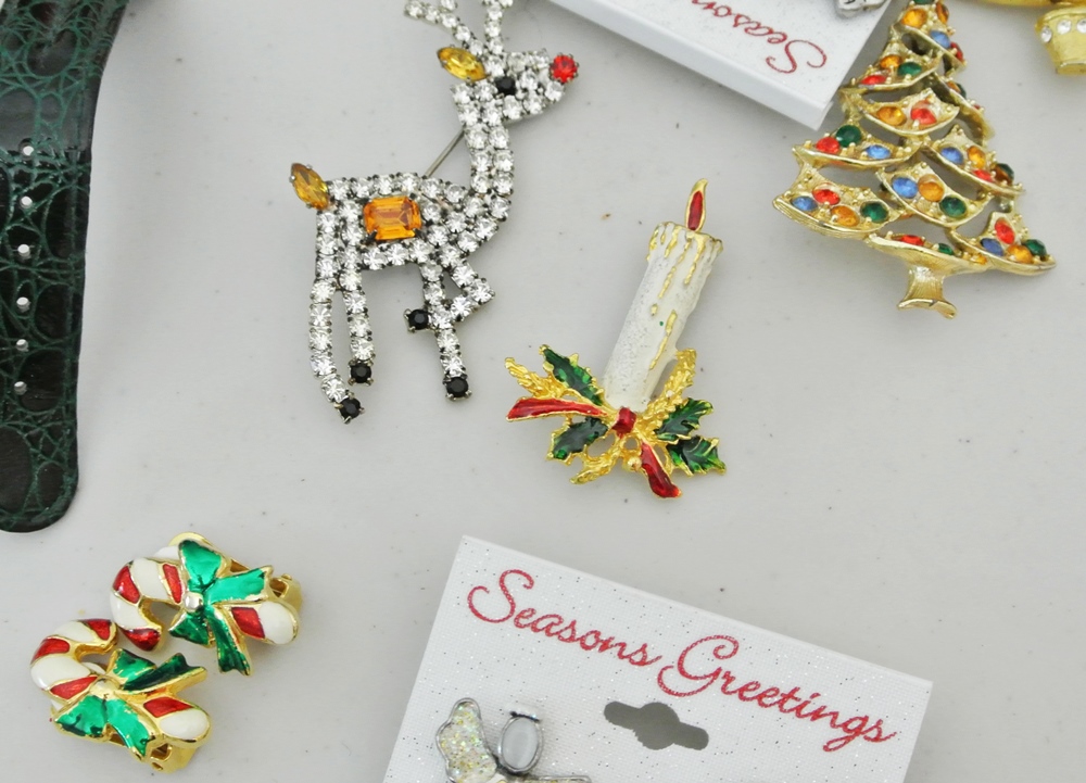 Attractive Holiday Jewelry For Gifts Or To Keep