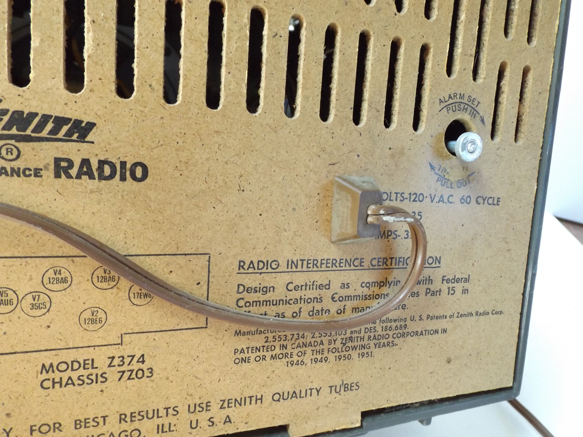Vintage Zenith AM/FM Radio