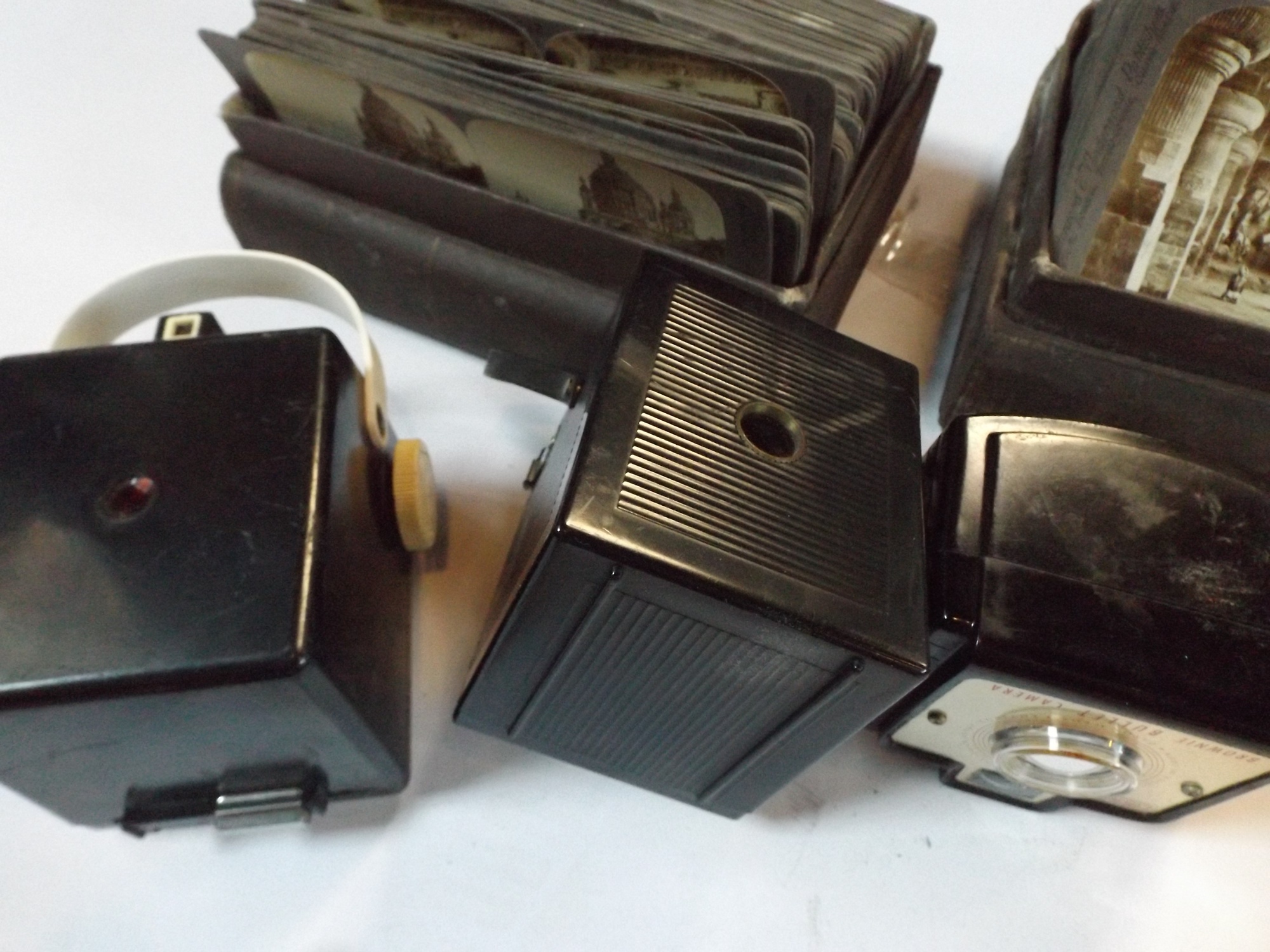 Vintage Cameras and Stereoscopic Cards