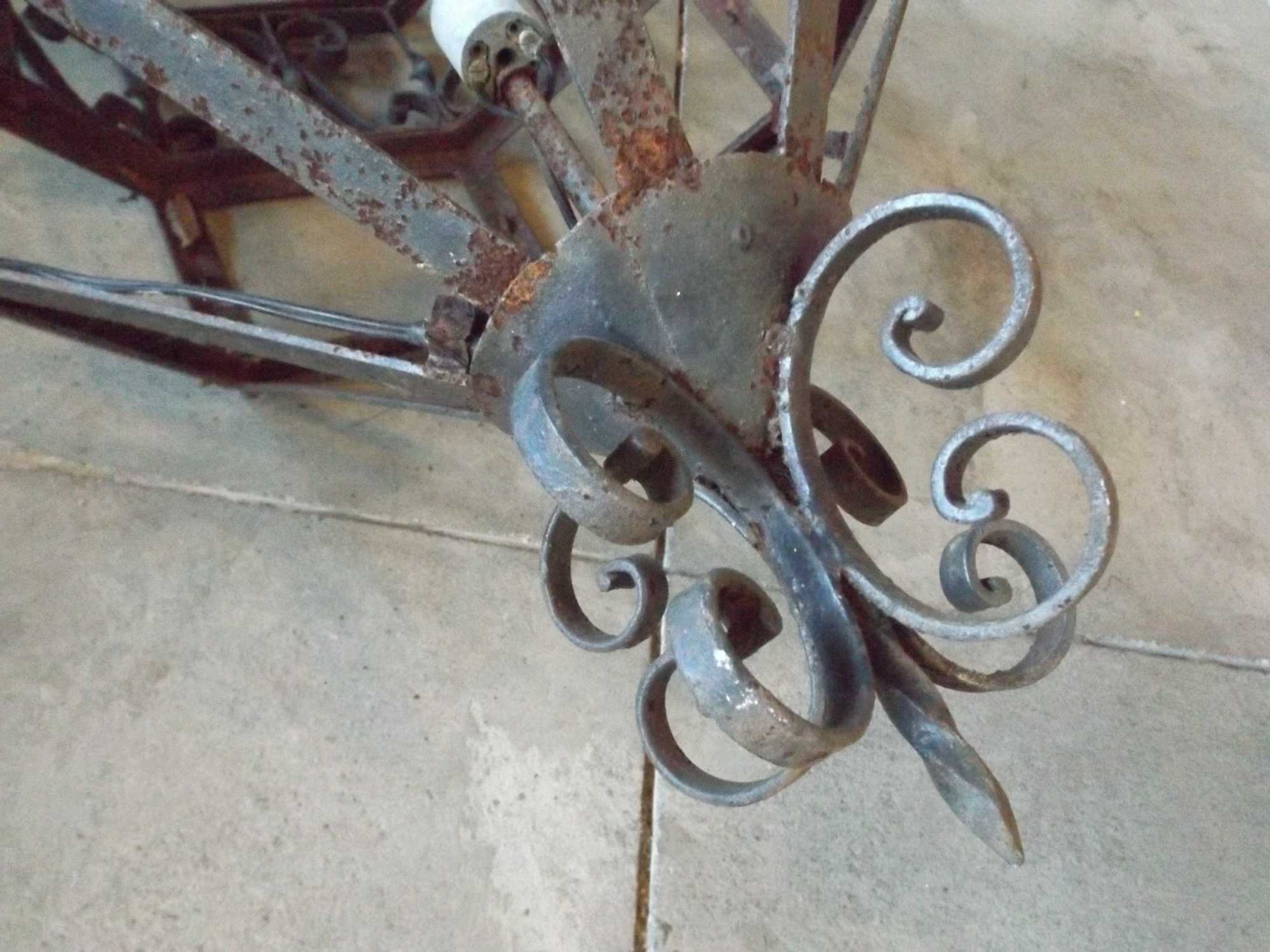 Rustic Iron Electric Lantern Chandelier
