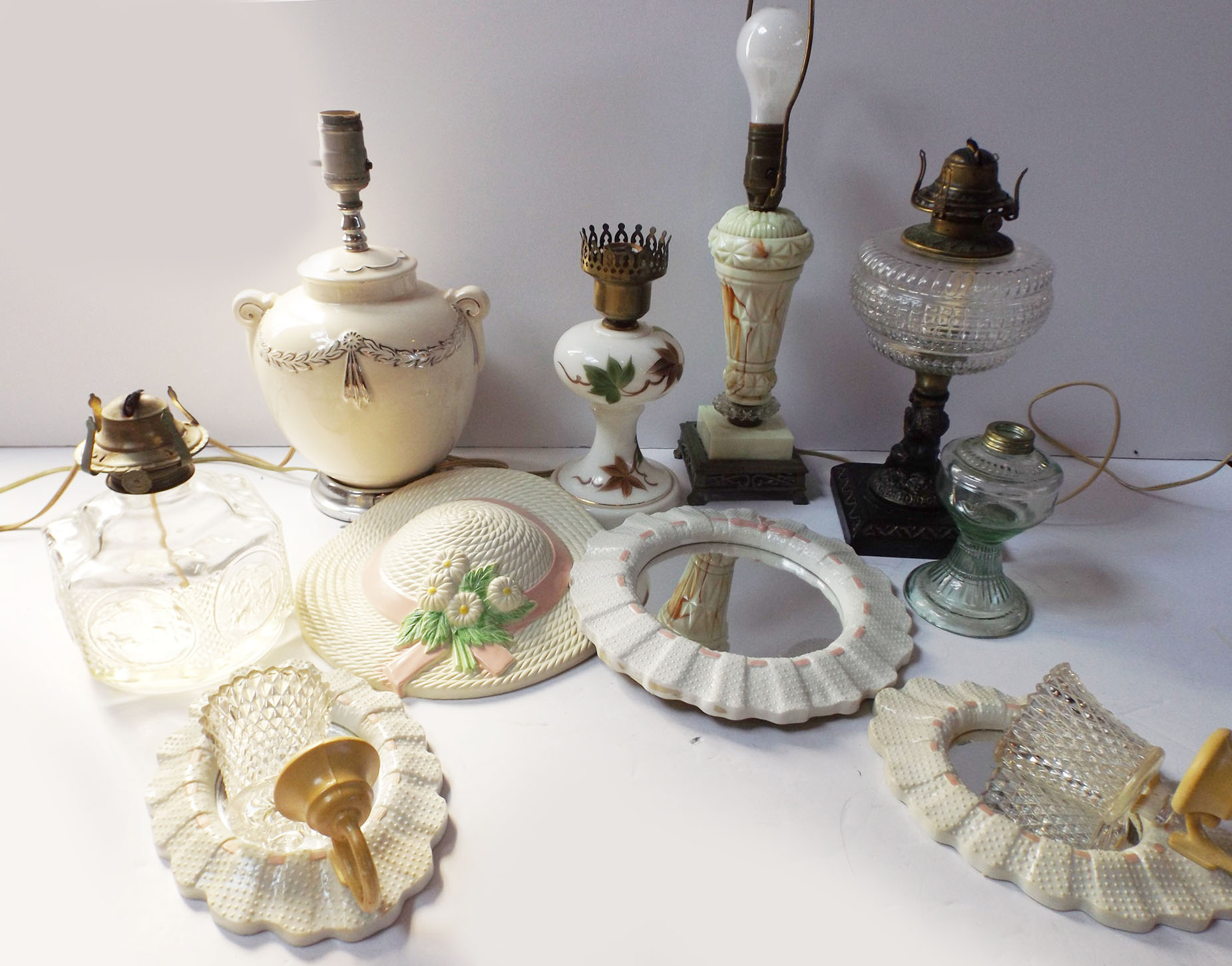 Electric and Kerosene Lamp Group