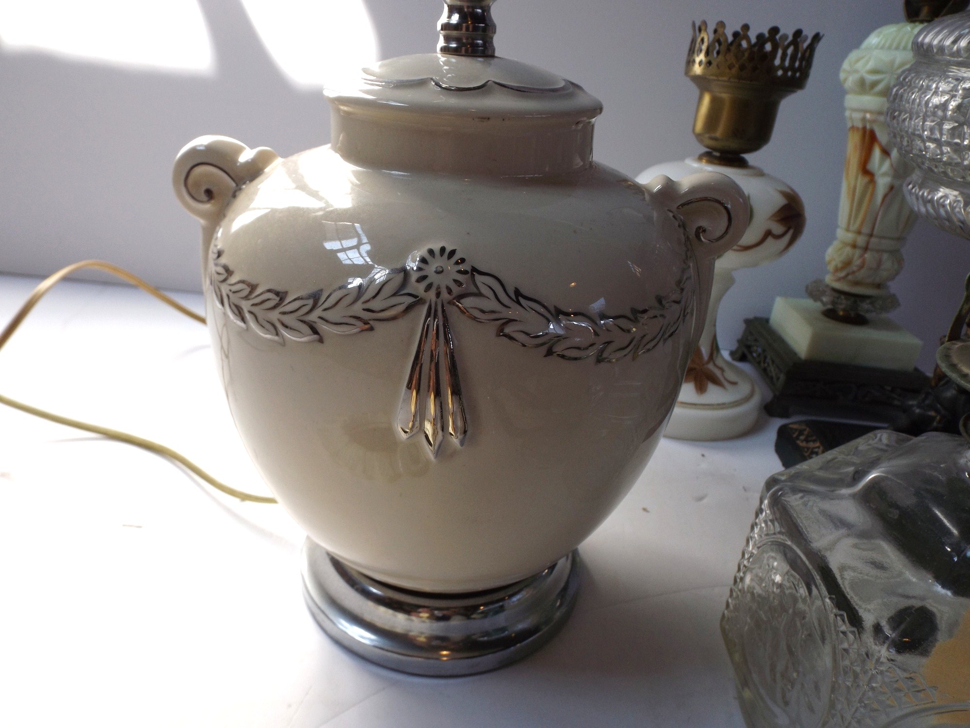 Electric and Kerosene Lamp Group