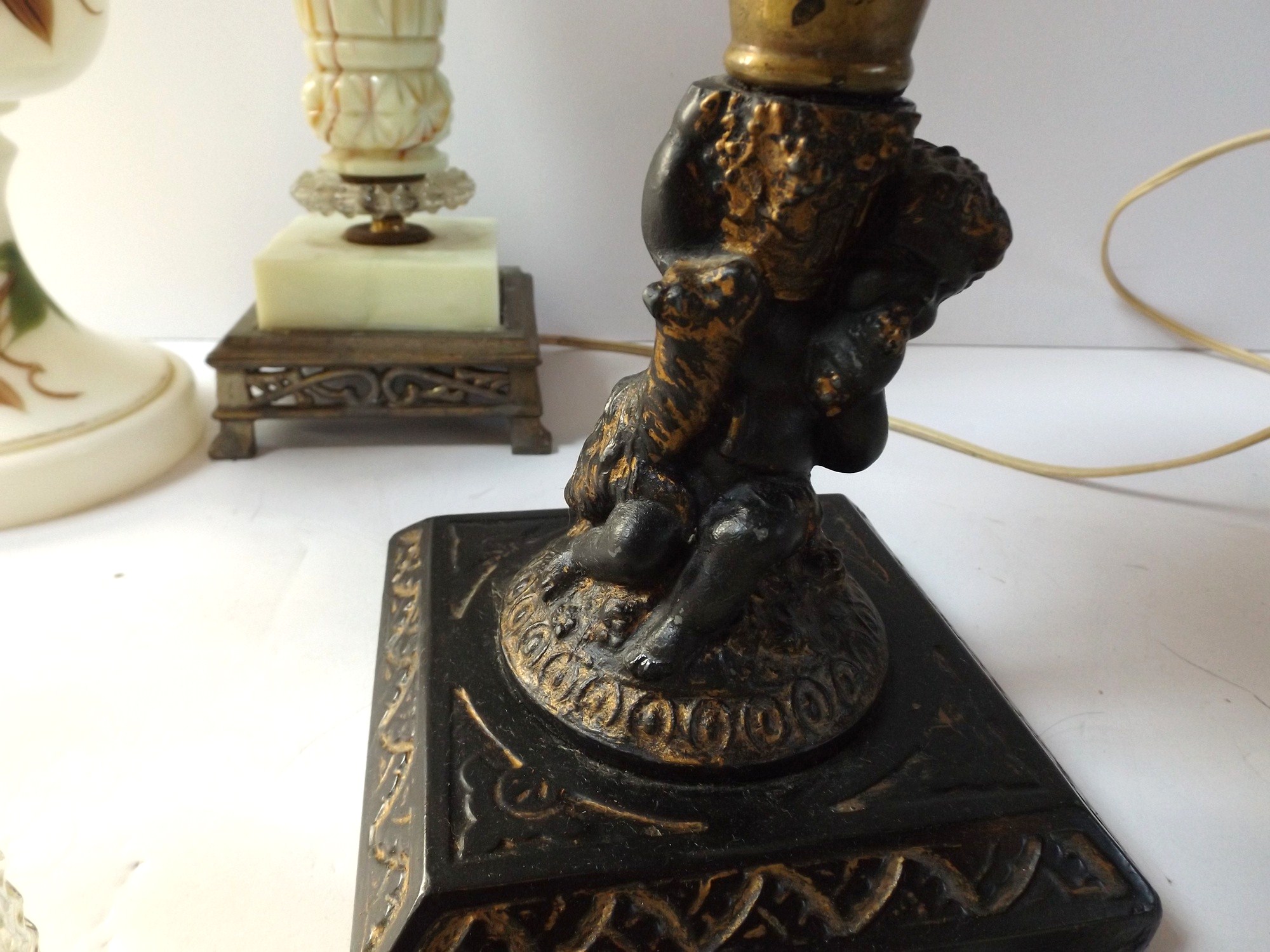 Electric and Kerosene Lamp Group