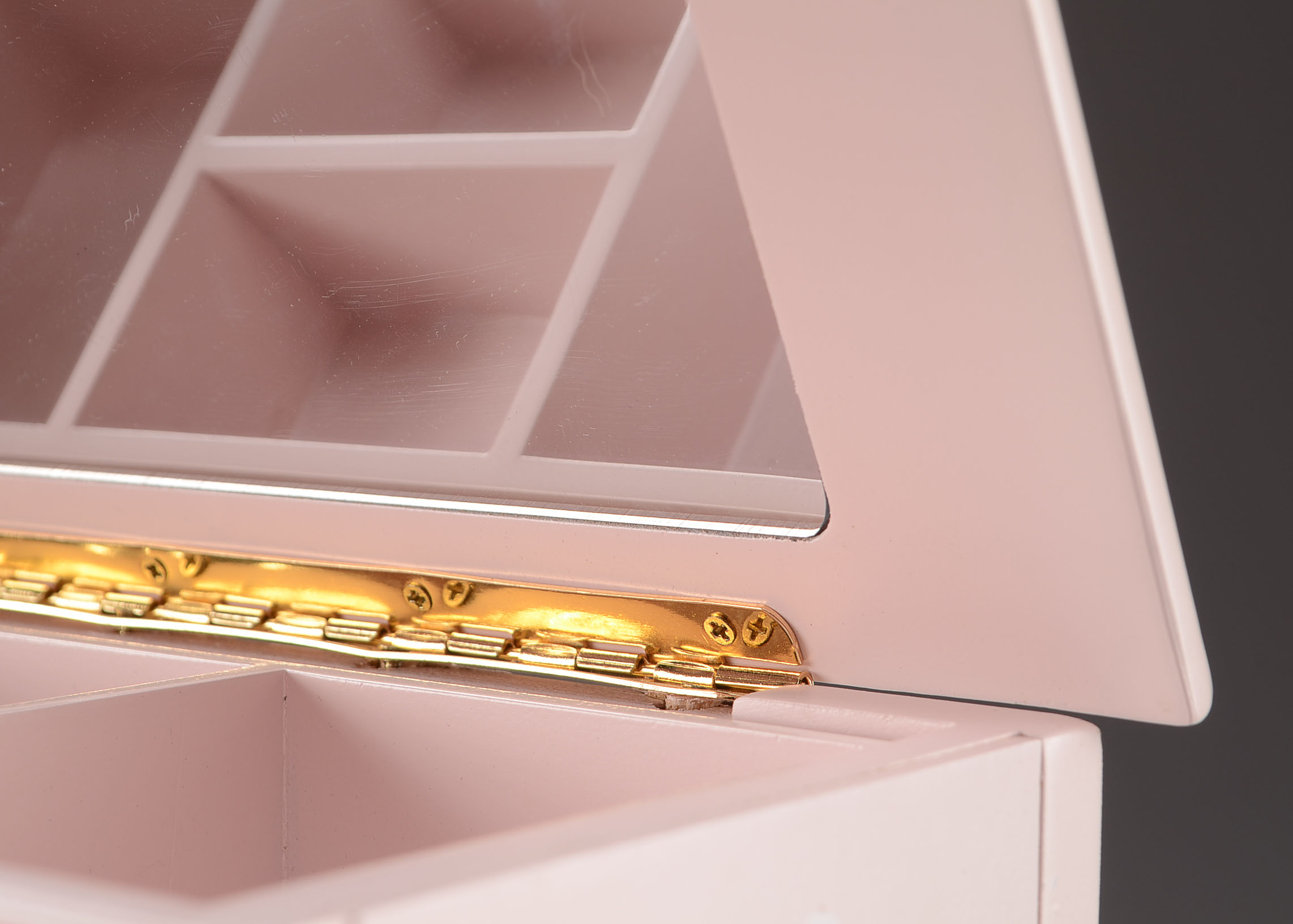 Jewelry Box & Tabletop Lamps