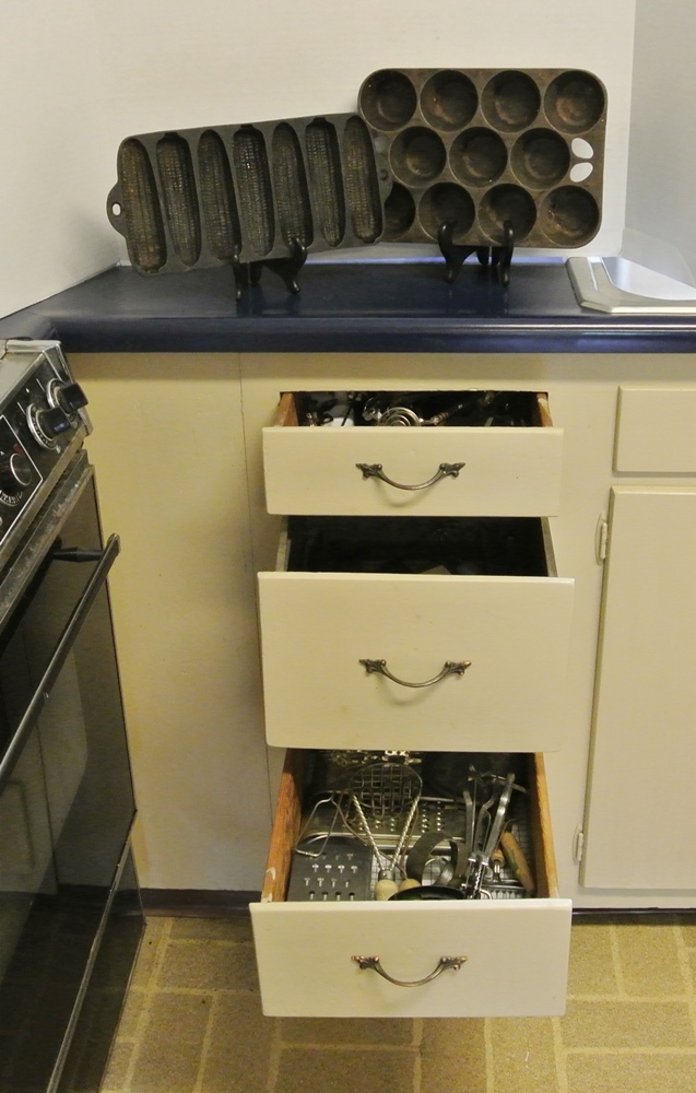 Cast Iron Corn Bread Pan & Vintage Cooking Utensils