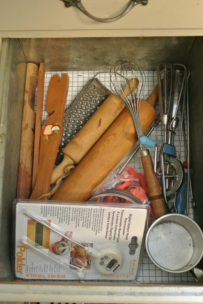 Cast Iron Corn Bread Pan & Vintage Cooking Utensils