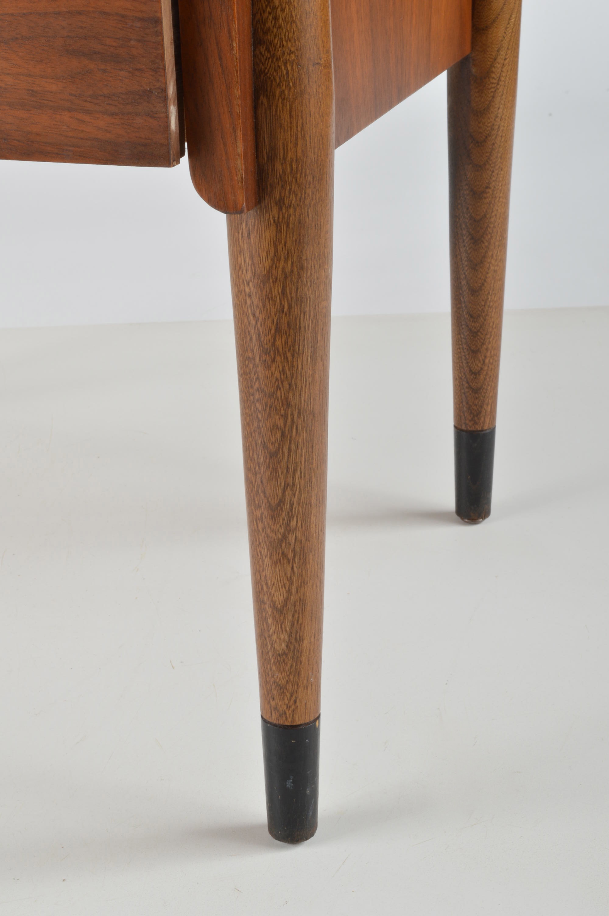 Lane Acclaim Nightstands