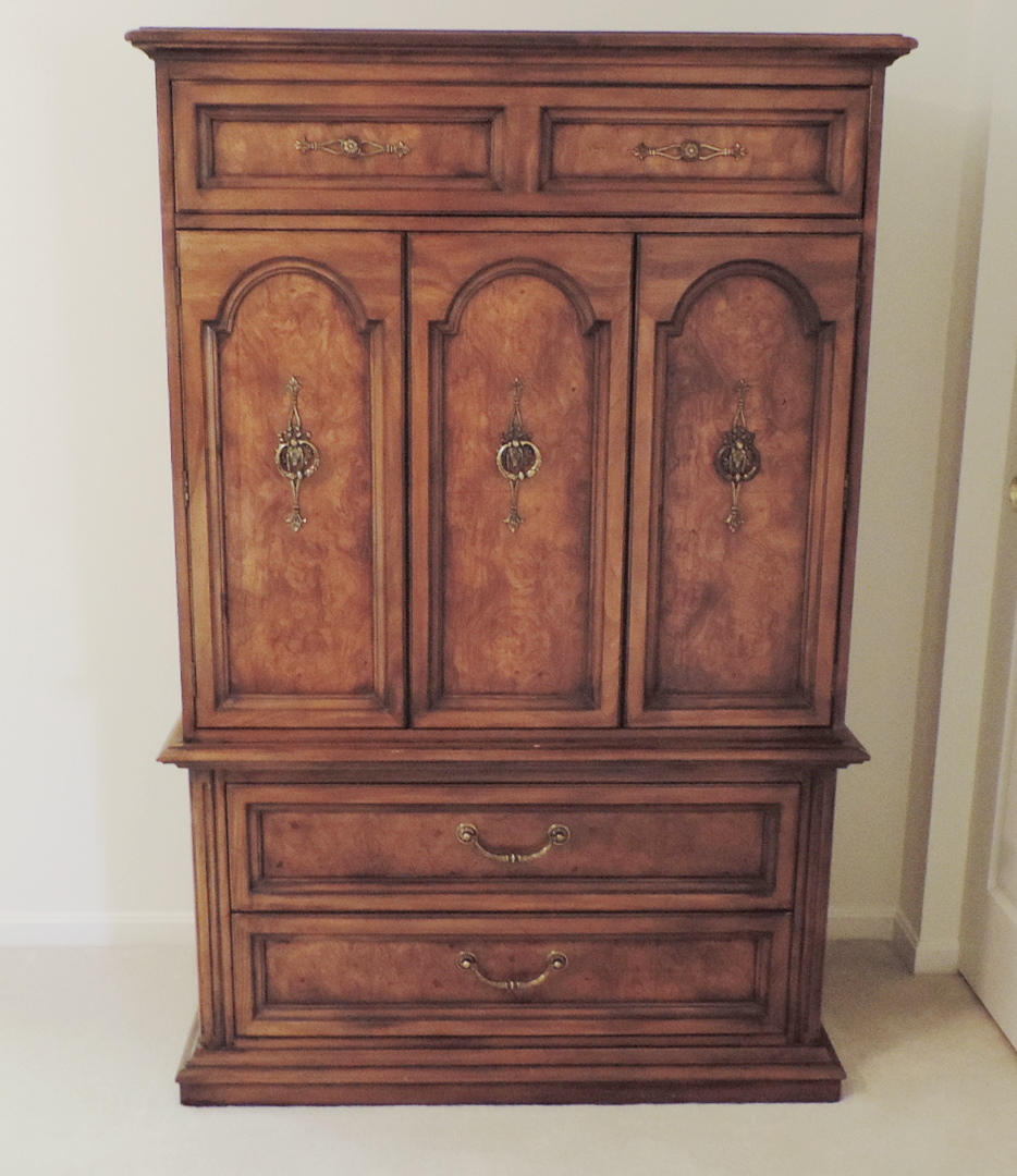 Armoire Chest of Drawers