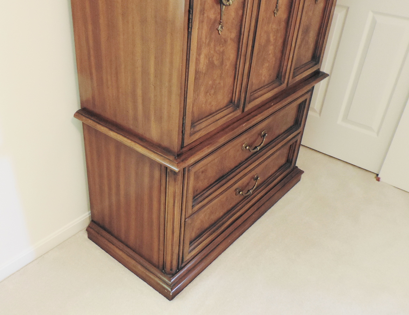 Armoire Chest of Drawers