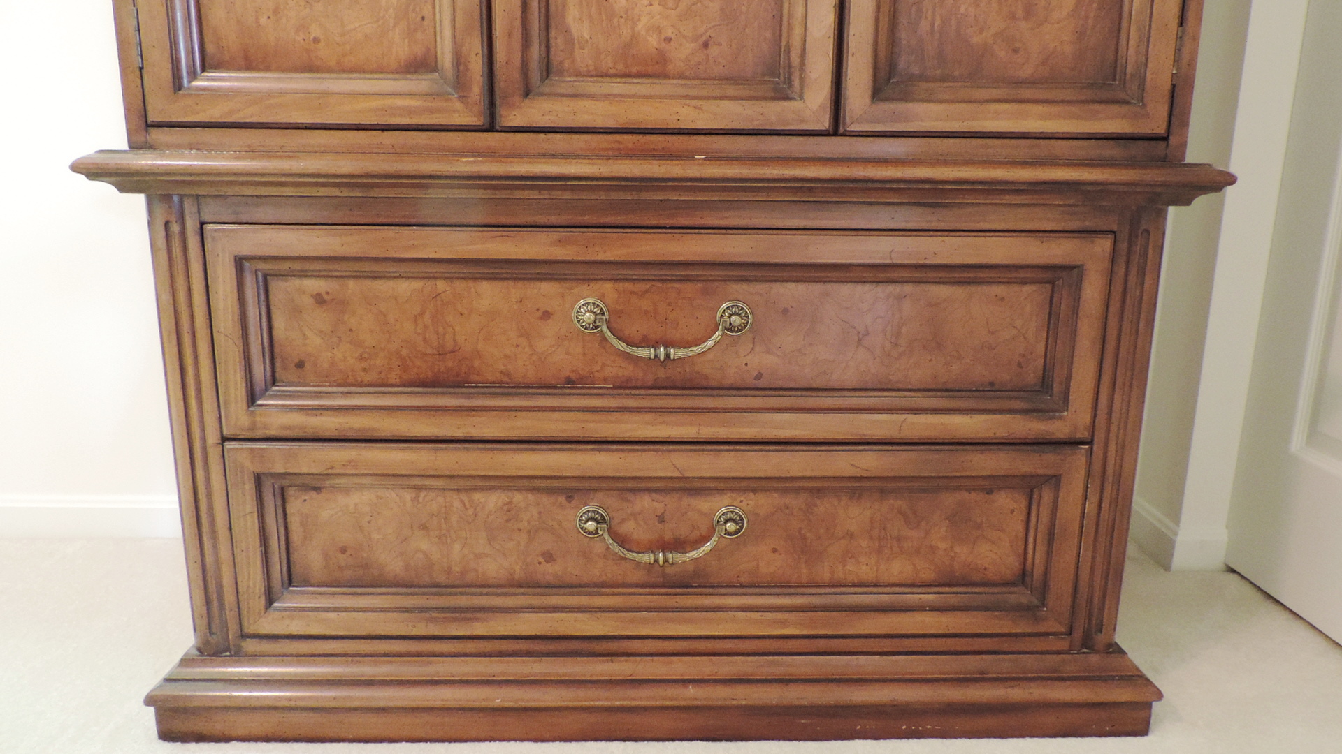 Armoire Chest of Drawers