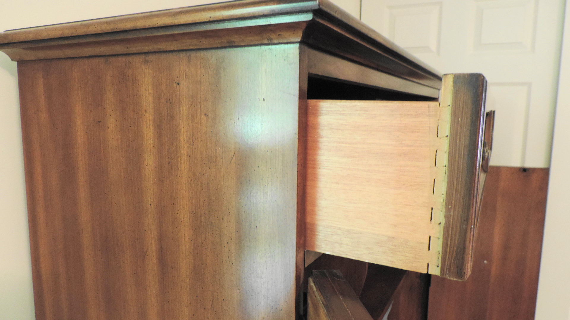 Armoire Chest of Drawers