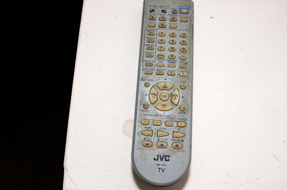 Large Flatscreen JVC I'Art Pro Television Set