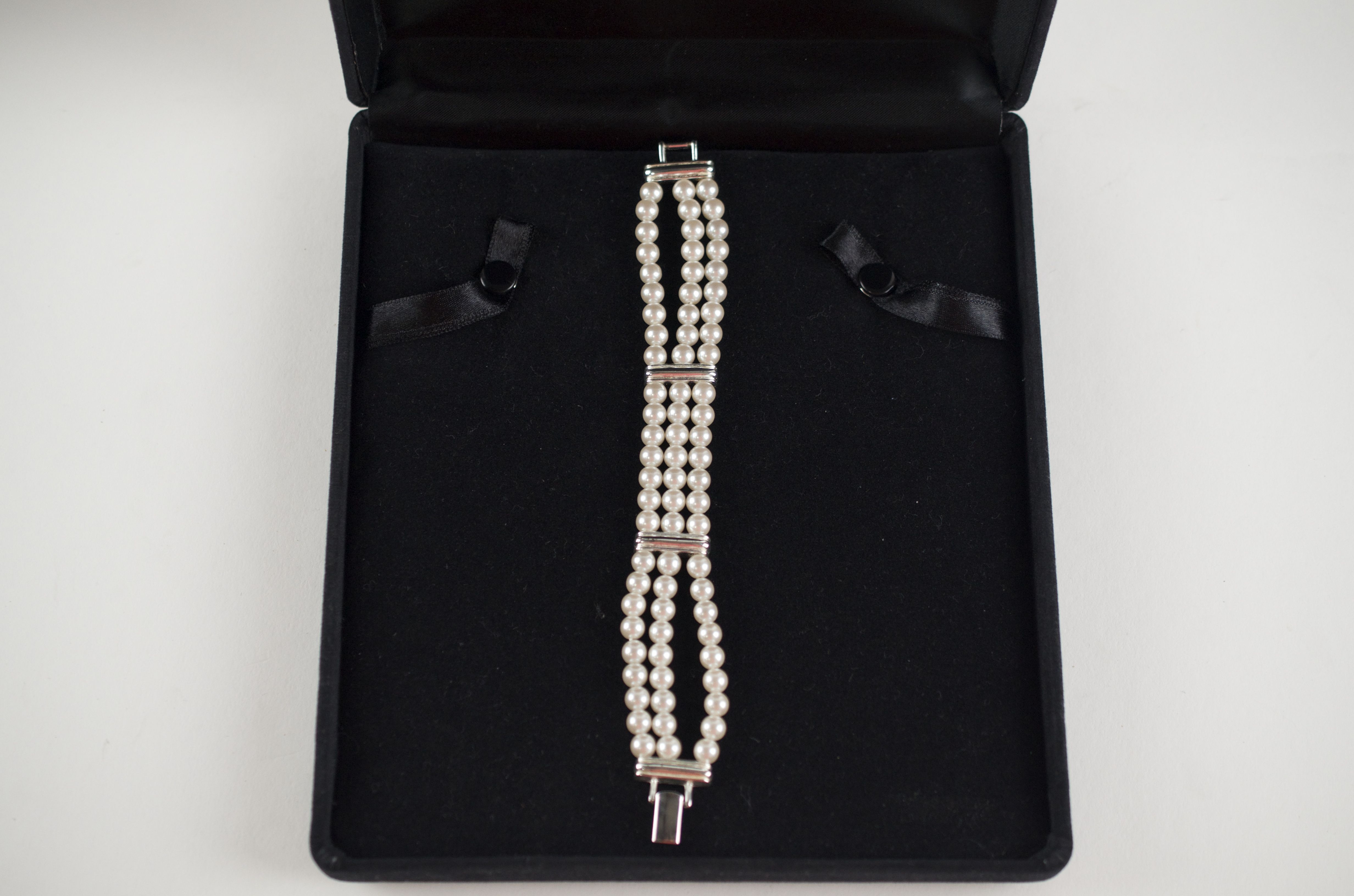 Pearl Choker and Bracelet