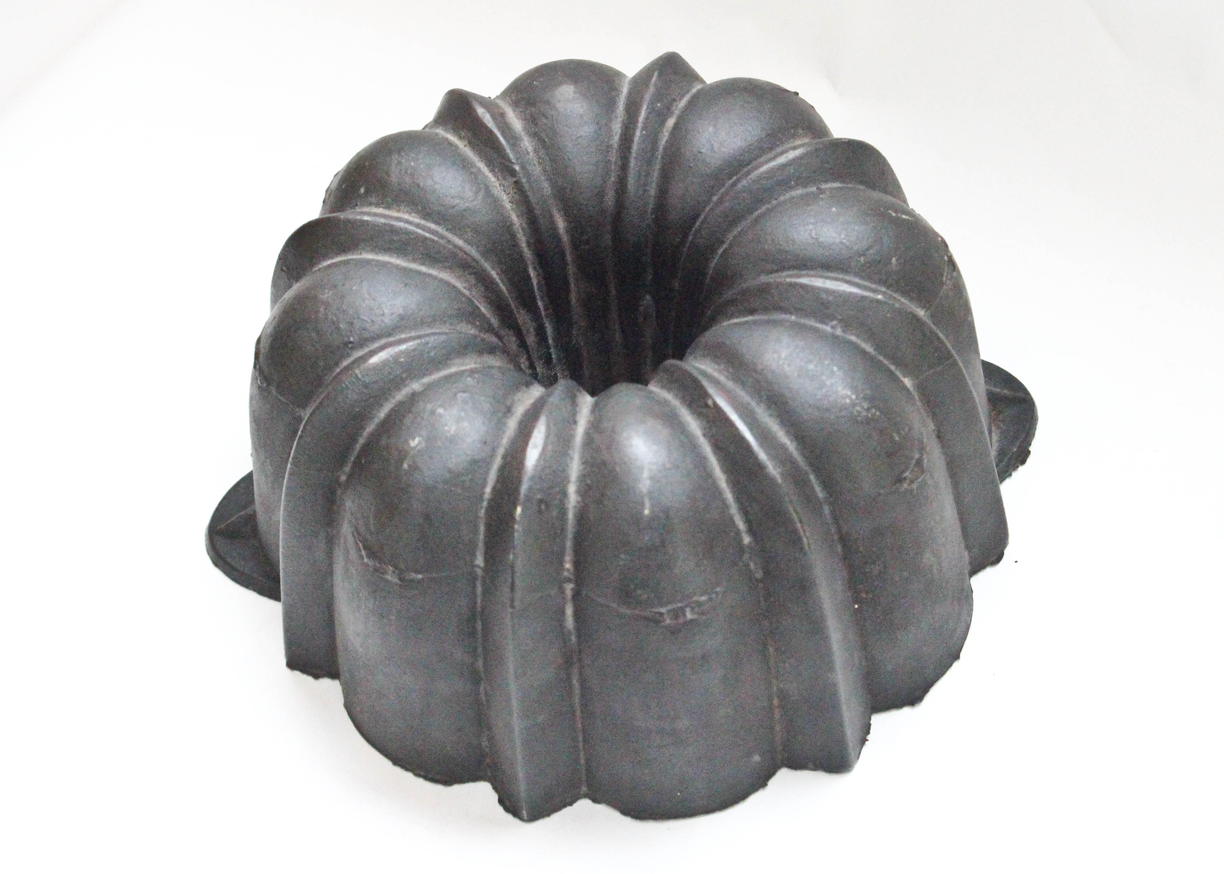 1800s Cast Iron Bundt Pan 
